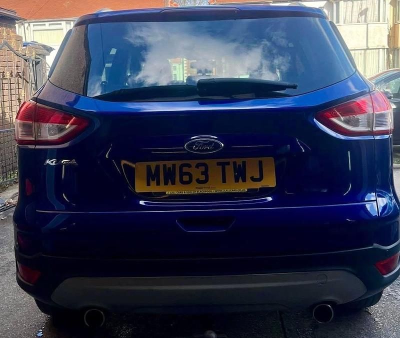 Begagnad Ford Kuga Titanium 140 HK (102 kW) 2013 Blå SUV