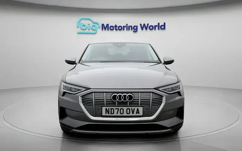 Begagnad Audi e-tron 230 kW (313 HK) 2022 SUV