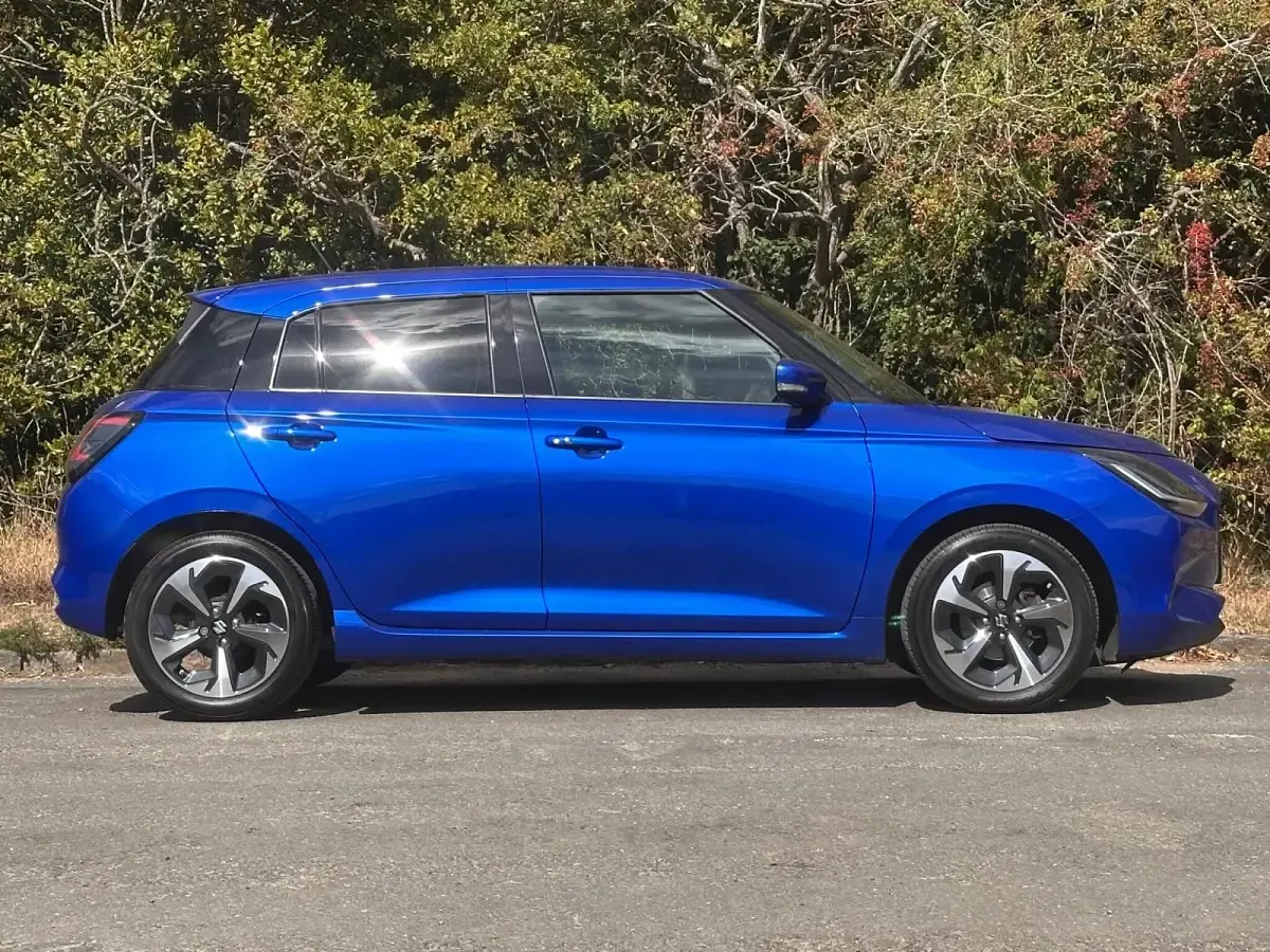 Used Suzuki Swift 82 HP (60 kW) 2024 Blue Hatchback