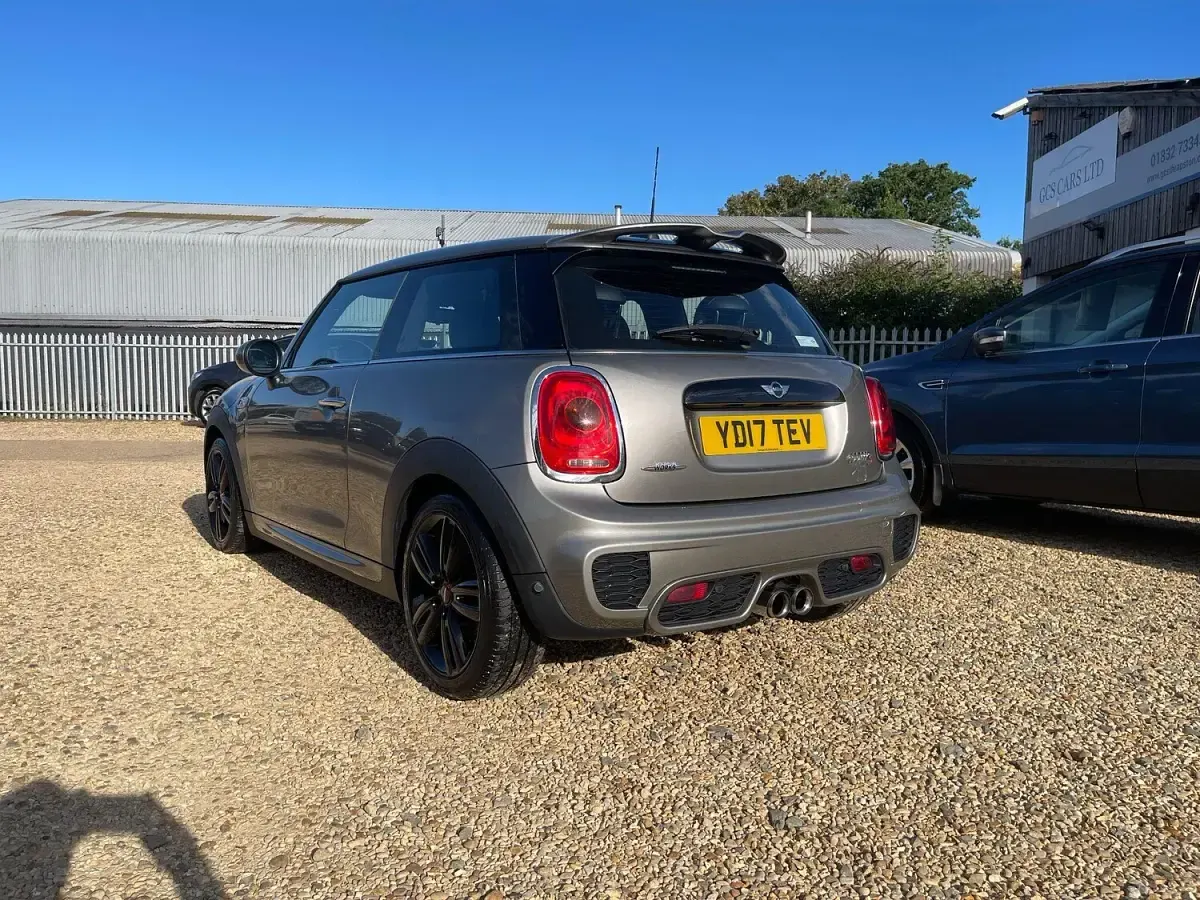 Used Mini Cooper S Hatch 210 HP (154 kW) 2017 Silver Hatchback