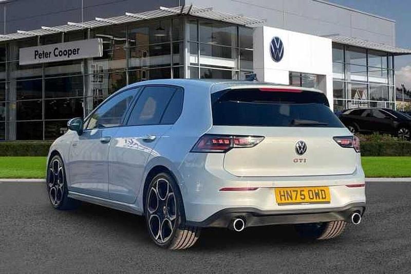 Used VW Golf VIII GTI 265 HP (194 kW) 2025 Blue Hatchback