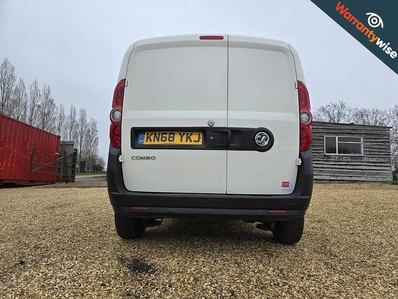 Używany Vauxhall Combo 95 KM (69 kW) 2018 Biały Minivan