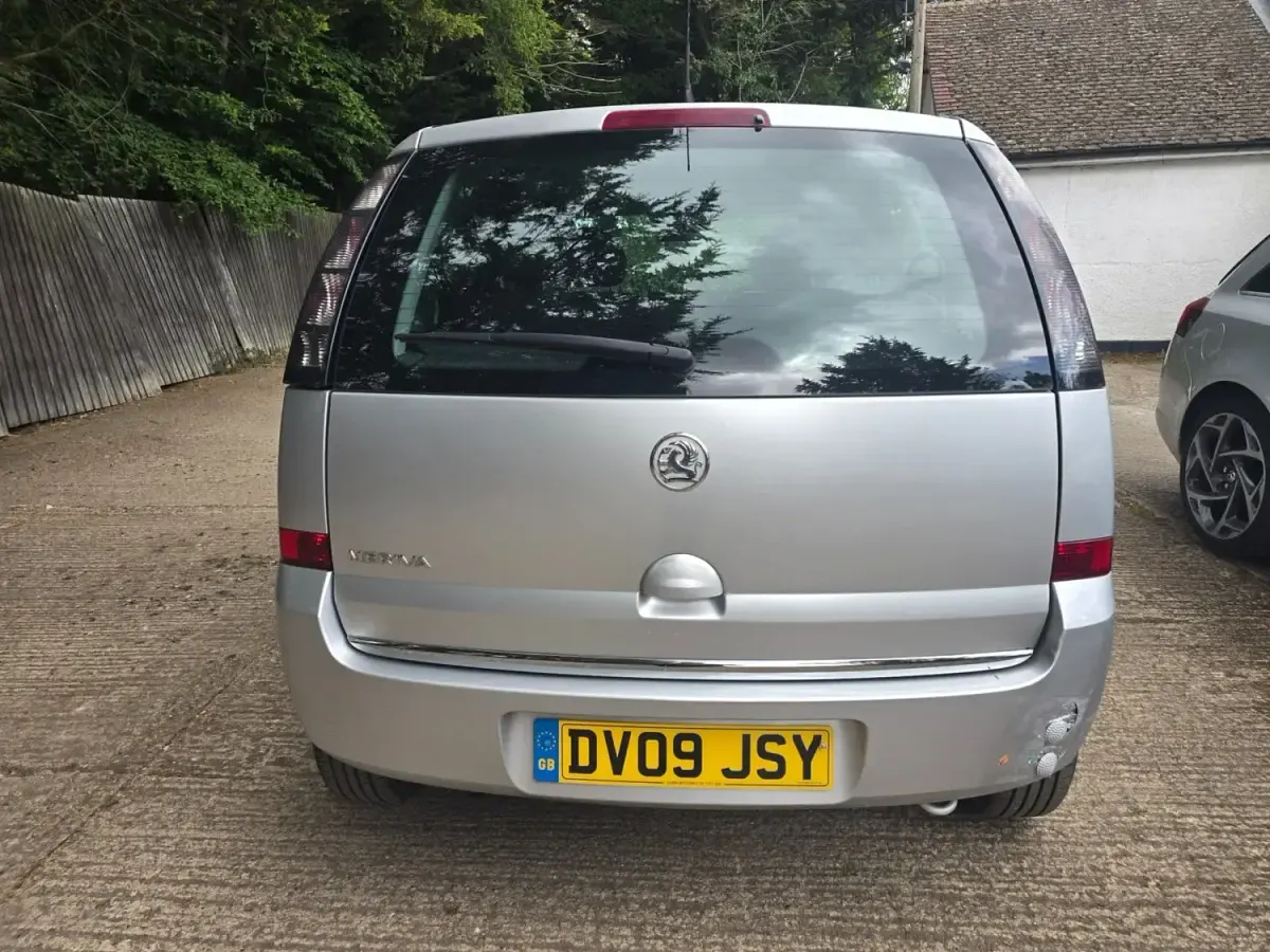 Begagnad Vauxhall Meriva Club 2009 Silver Minibuss