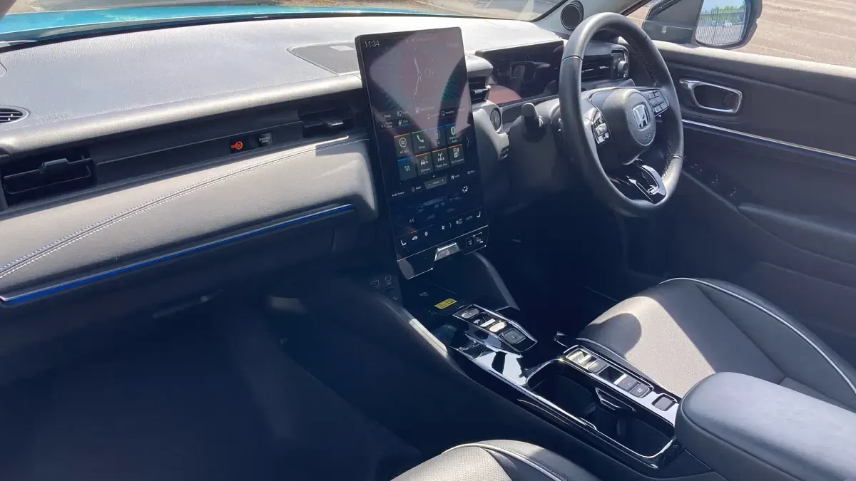 Usado Honda e Elegance 150 kW (204 HP) 2024 Citadino