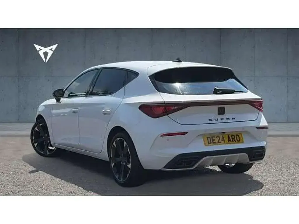 Used Cupra Leon 150 HP (110 kW) 2024 White Hatchback