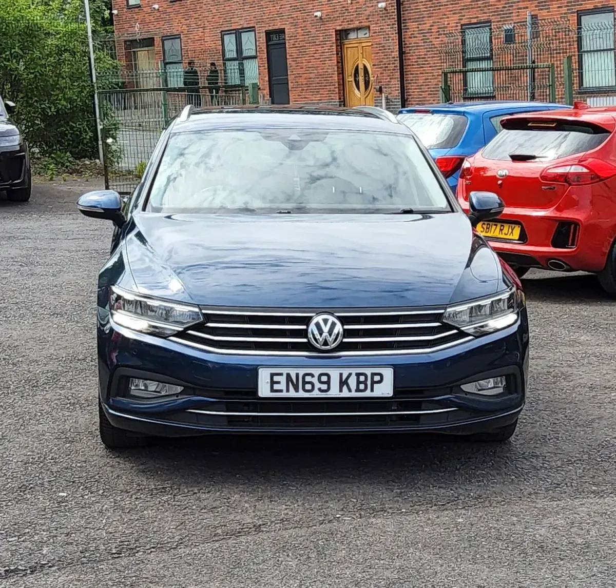 Used VW Passat SEL 120 HP (88 kW) 2020 Blue Estate