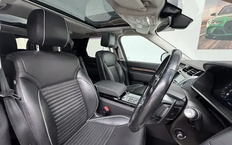 Used Land Rover Discovery HSE 306 HP (225 kW) 2018 Silver SUV