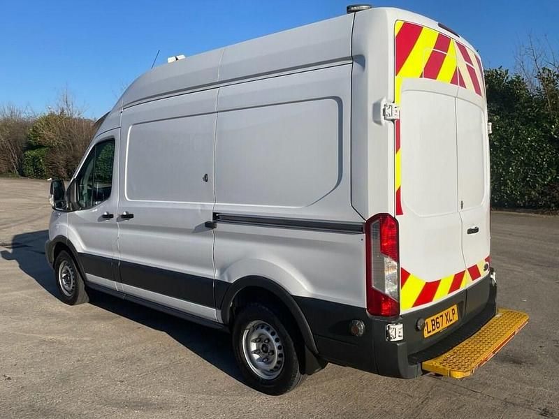 Usado Ford Transit 130 CV (95 kW) 2018 Blanco Van