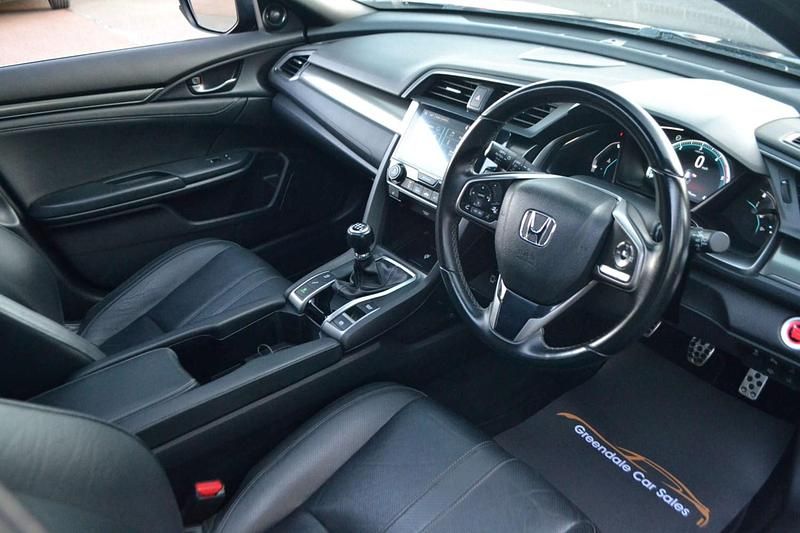 Used Honda Civic EX 120 HP (88 kW) 2018 Black Hatchback