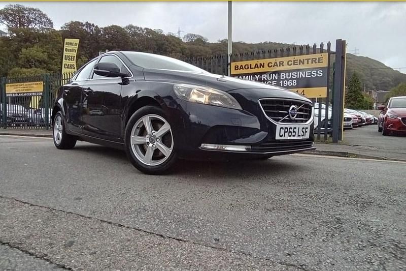 Blue Used 2015 Volvo V40 SE Estate | £10,995 (A bit pricey) - Image 1/1