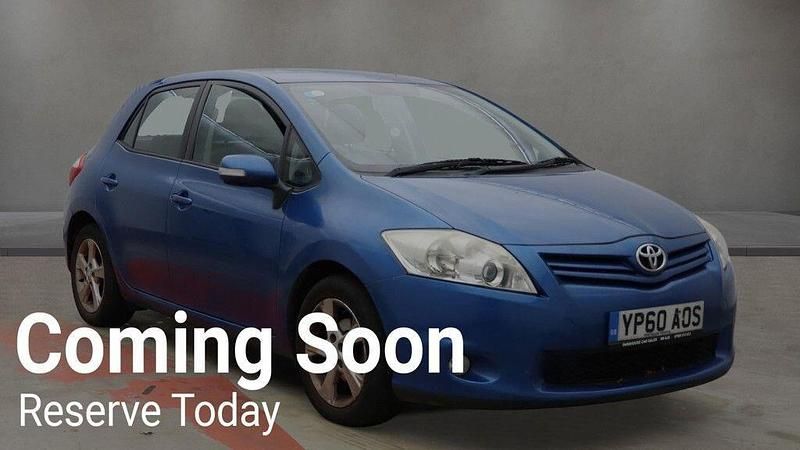 Blue Used 2010 Toyota Auris Hatchback | £3,795 (Fair price) - Image 1/4