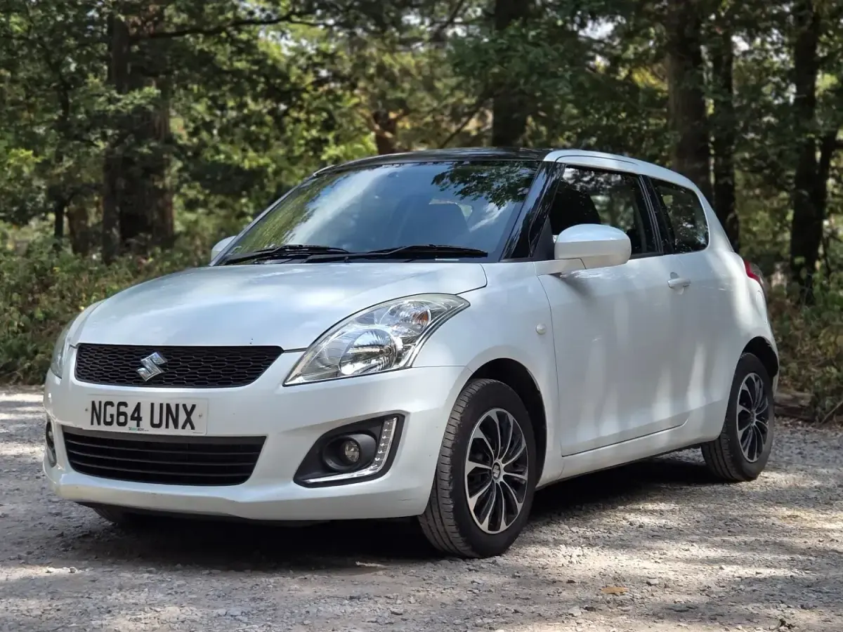 Used Suzuki Swift 94 HP (69 kW) 2015 White Hatchback
