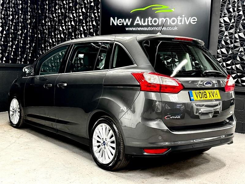 Usado Ford Grand C-Max Titanium 125 HP (91 kW) 2018 Cinzento Monovolume