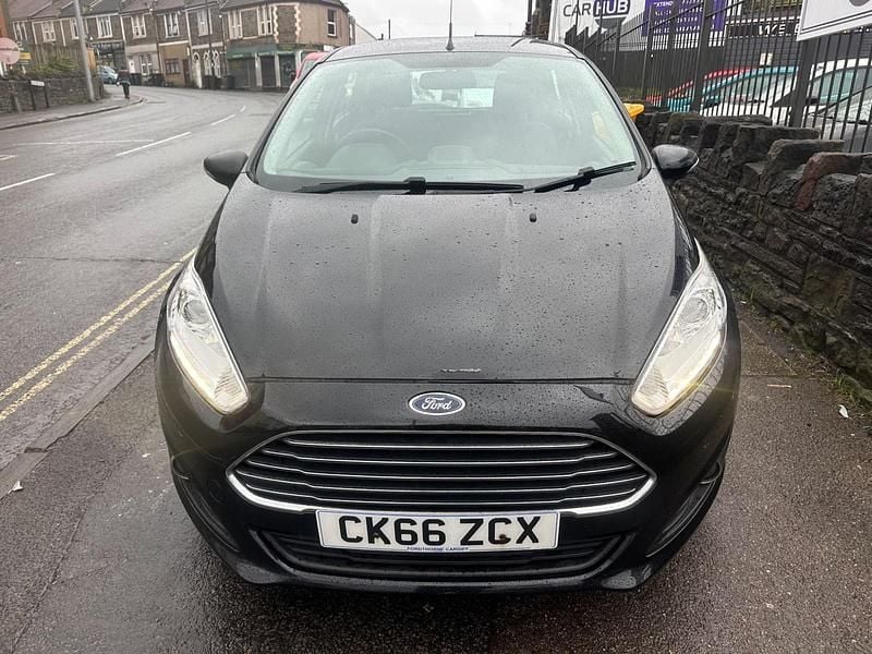 Used Ford Fiesta Zetec 82 HP (60 kW) 2016 Black Hatchback