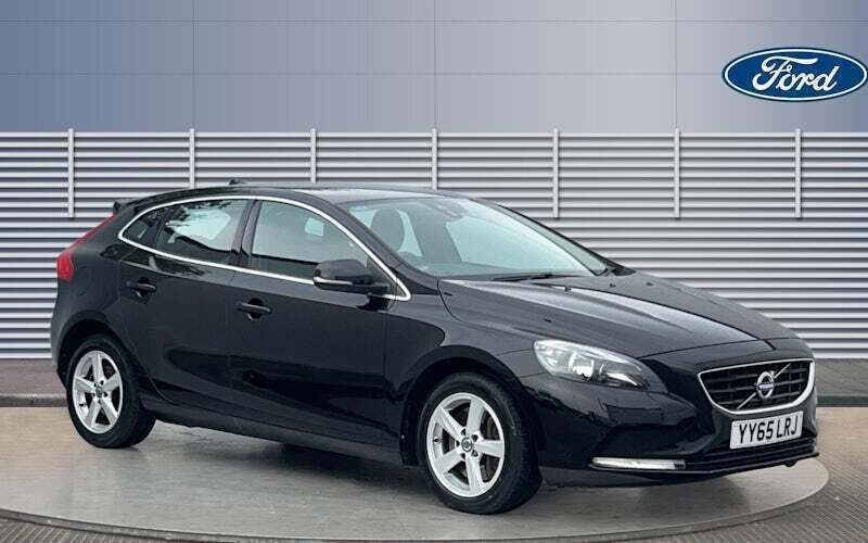 Black Used 2015 Volvo V40 SE Estate | £8,989 (Fair price) - Image 1/4