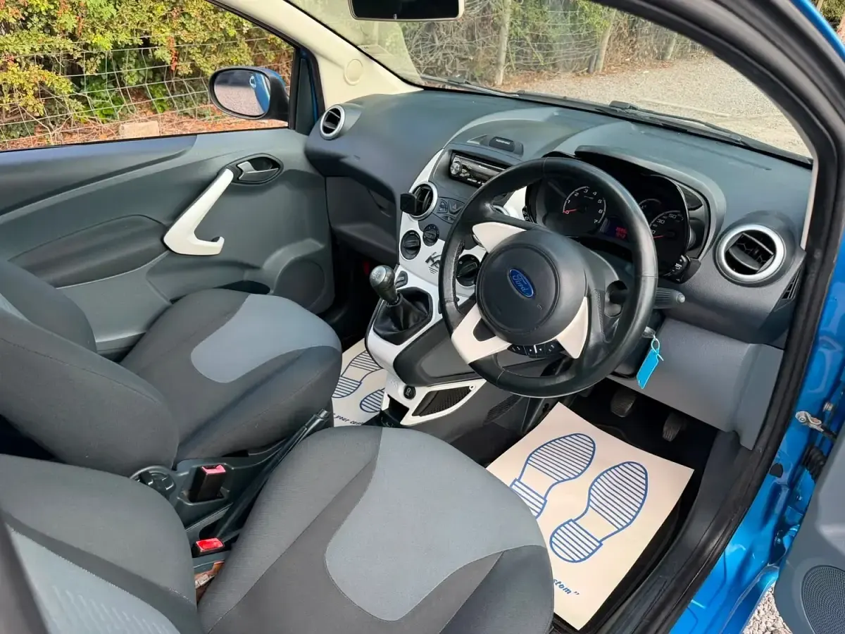 Used Ford Ka Zetec 69 HP (50 kW) 2015 Blue Hatchback