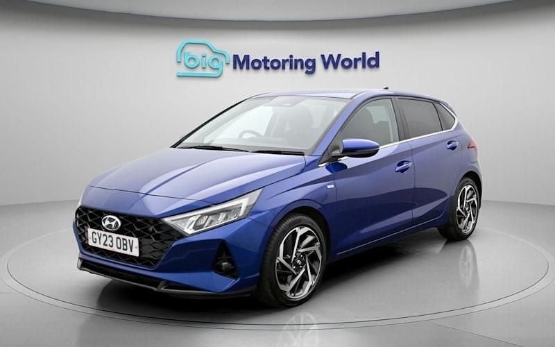 Used Hyundai i20 Premium 101 HP (74 kW) 2023 Blue Hatchback