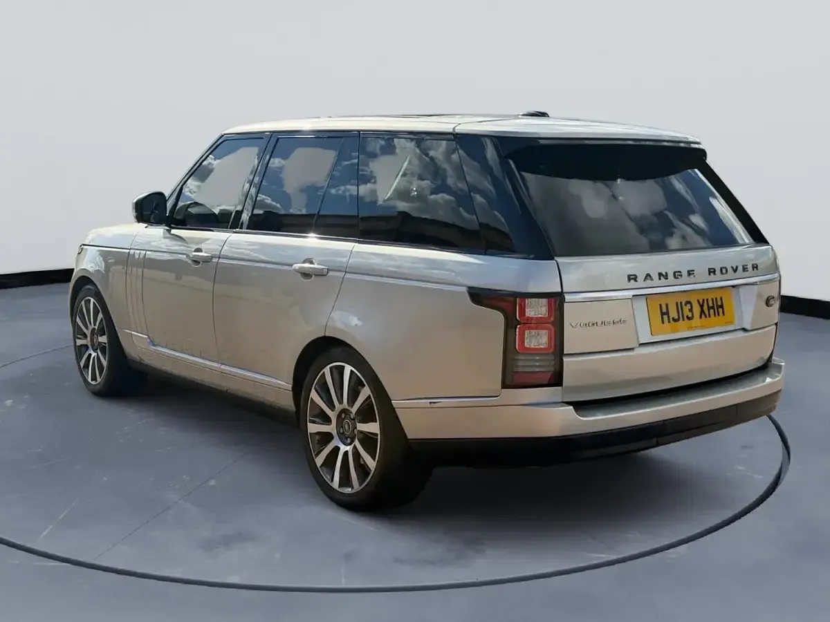 Used Land Rover Range Rover Vogue SE 306 HP (225 kW) 2013 Gold SUV