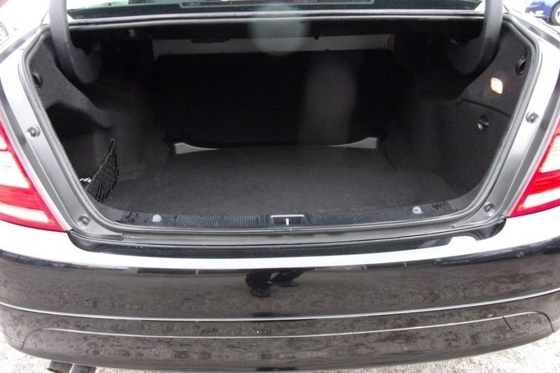 Used Mercedes C180 2009 Sedan