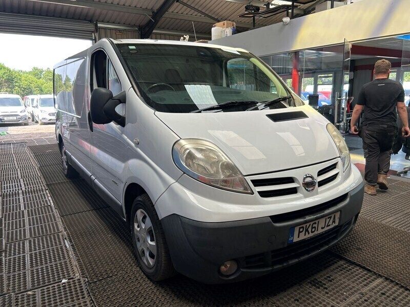 White Used 2011 Nissan Primastar SE MPV | £3,295 - Image 1/4