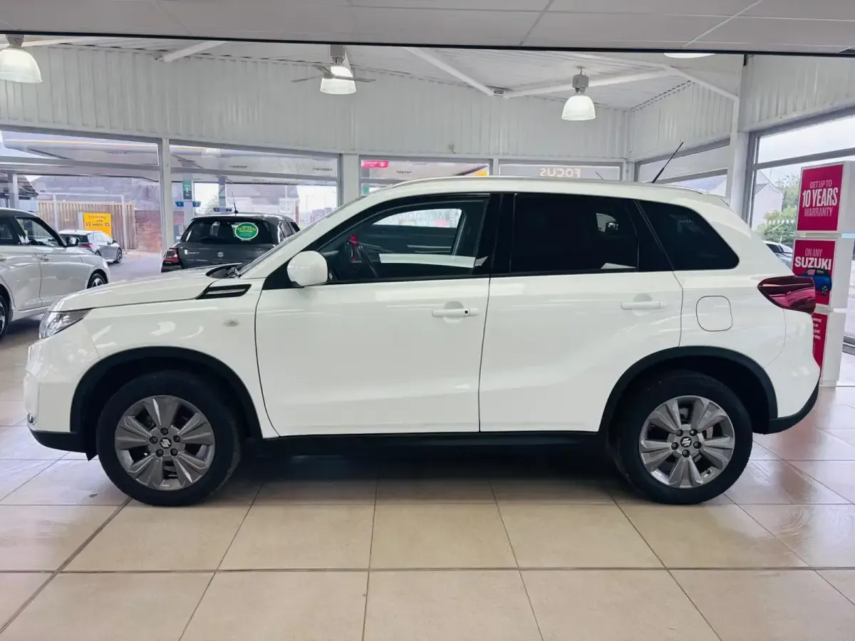 Used Suzuki Vitara SZ-T 116 HP (85 kW) 2023 White SUV