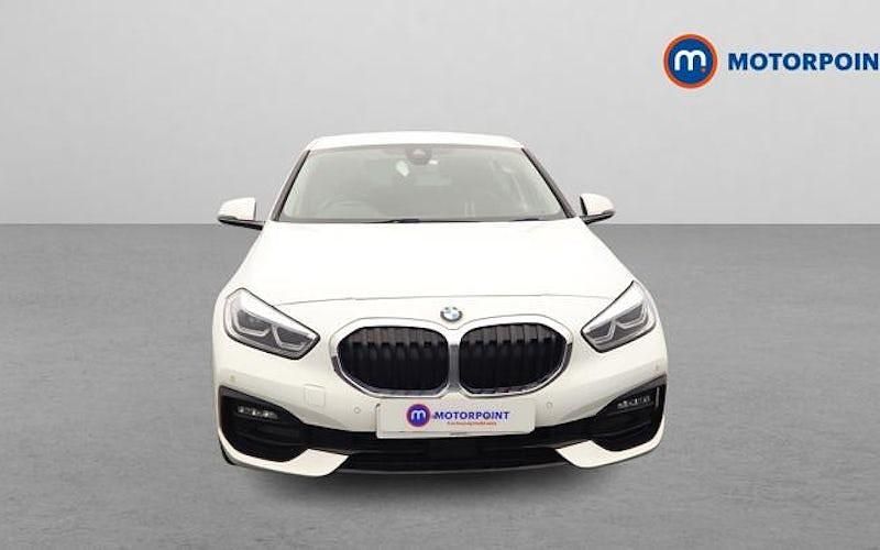 Used BMW 118 Sport Line 136 HP (100 kW) 2021 White Hatchback
