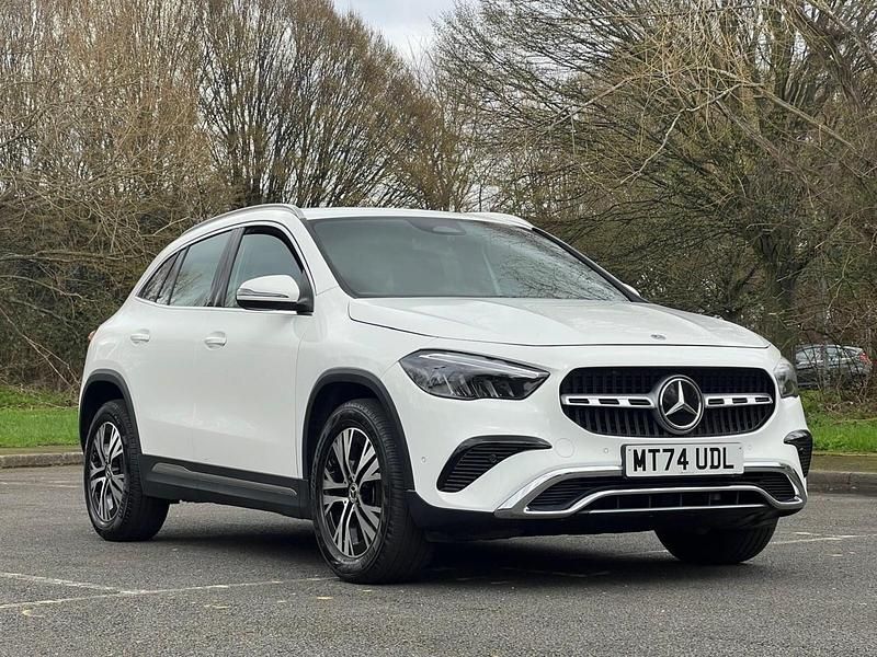 Used Mercedes GLA200 Executive 163 HP (119 kW) 2024 White SUV