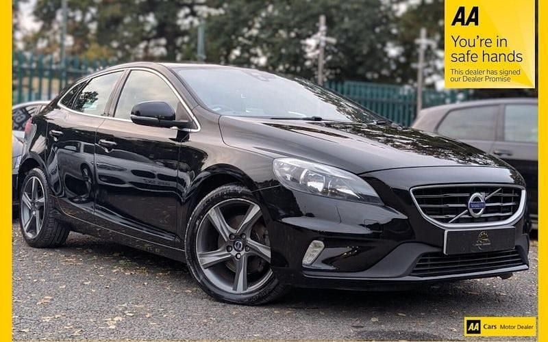 Black Used 2015 Volvo V40 R-Design Estate | £6,348 (Good price) - Image 1/3