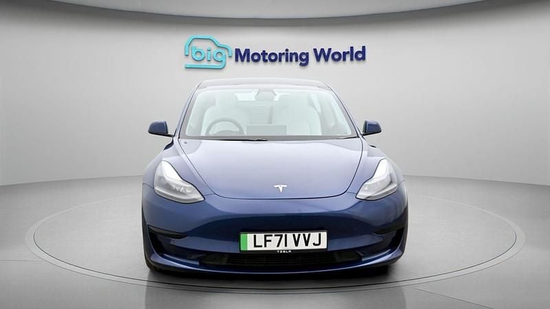 Used Tesla Model 3 Standard Range Plus 222 kW (302 HP) 2021 Blue Sedan