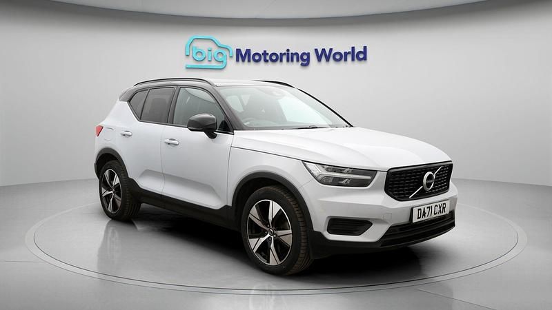 Used Volvo XC40 R-Design 211 HP (155 kW) 2021 Silver SUV