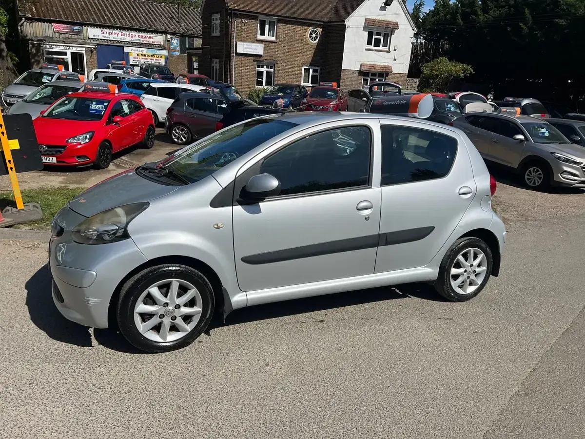 Used Toyota Aygo Platinum 67 HP (49 kW) 2008 Silver Hatchback