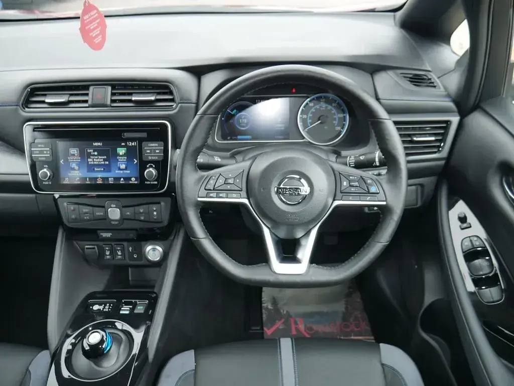 Used Nissan Leaf Tekna 110 kW (150 HP) 2019 Red Hatchback