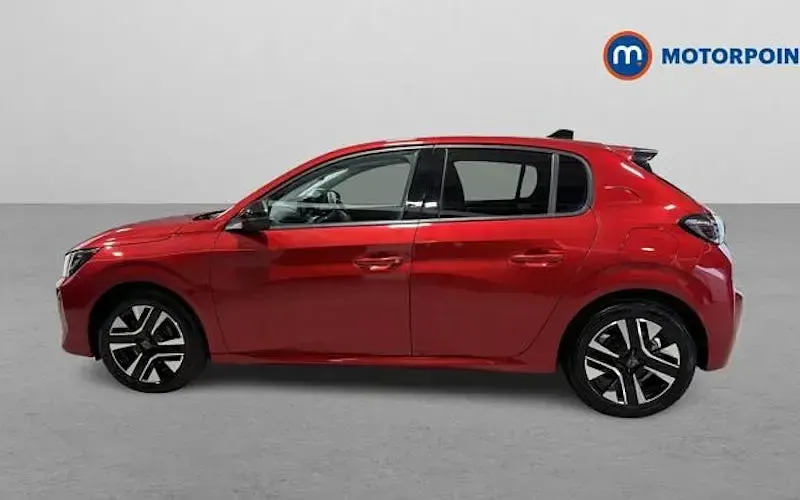 Używany Peugeot 208 Allure 101 KM (74 kW) 2025 Czerwony Hatchback