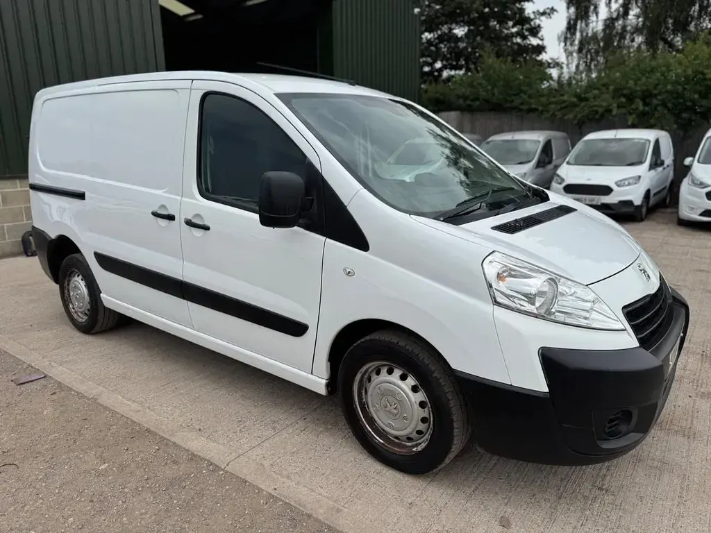 Used Peugeot Expert 130 HP (95 kW) 2016 White Van