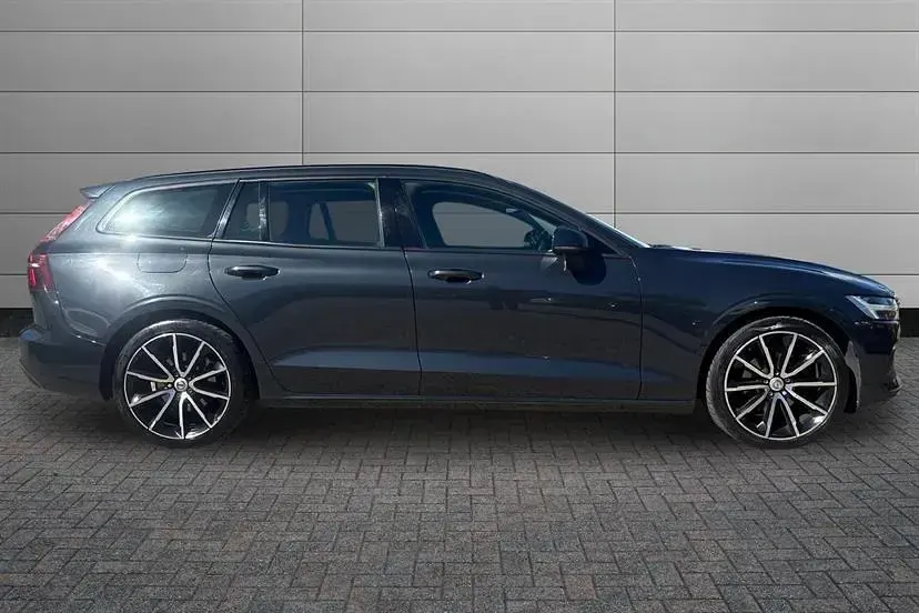 Usado Volvo V60 Momentum 190 CV (139 kW) 2019 Gris Familiar