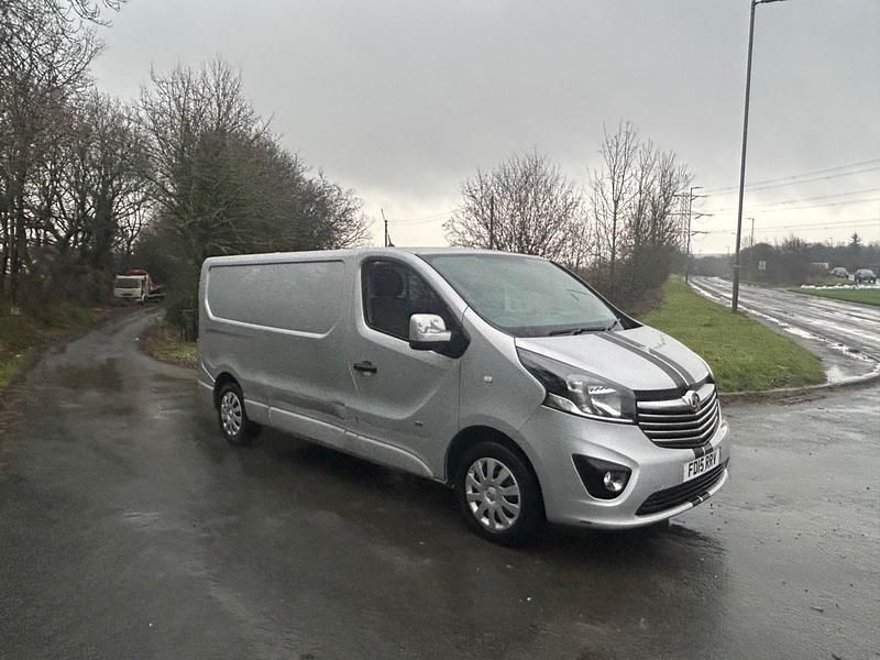 Used Vauxhall Vivaro Sportive 115 HP (84 kW) 2015 Grey MPV