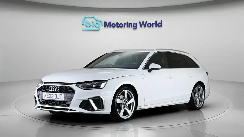 Used Audi A4 S-Line 150 HP (110 kW) 2023 White Estate