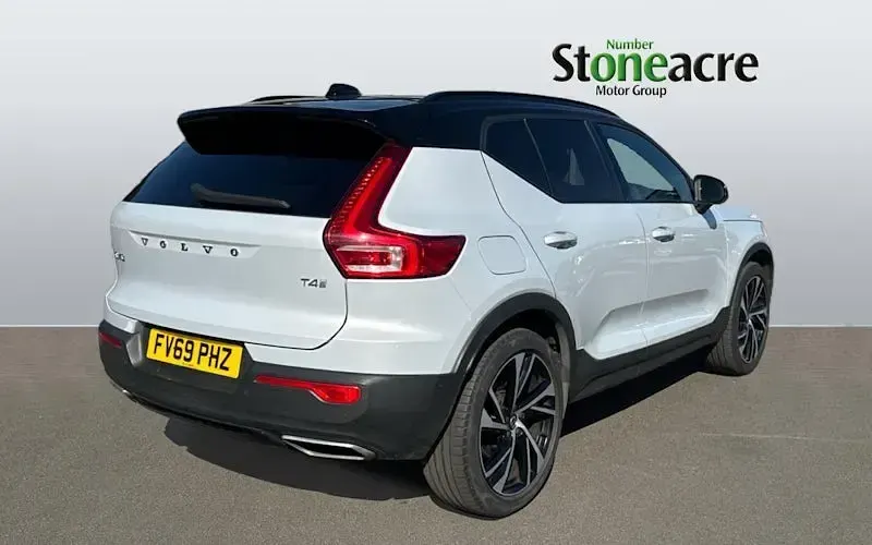 Used Volvo XC40 R-Design 190 HP (139 kW) 2019 Silver SUV
