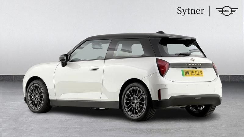 New Mini Cooper Hatch 133 kW (181 HP) 2025 White Hatchback