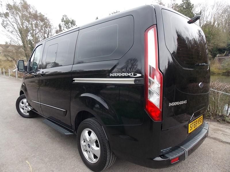 Used Ford Tourneo 130 HP (95 kW) 2018 Black MPV