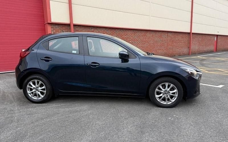 Używany Mazda 2 75 KM (55 kW) 2016 Niebieski Hatchback
