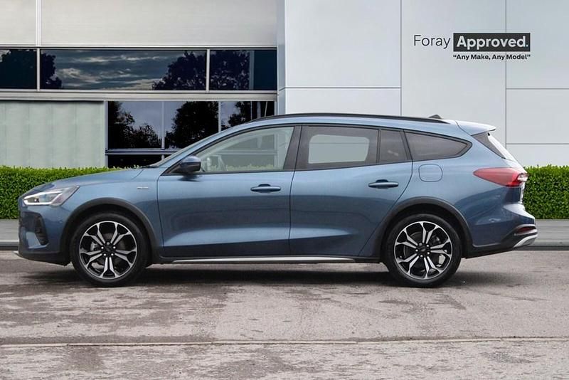 Used Ford Focus Active X 2024 Chrome blue Estate