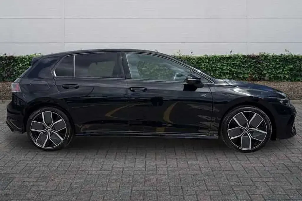 Used VW Golf VIII Black Edition 150 HP (110 kW) 2025 Black Hatchback