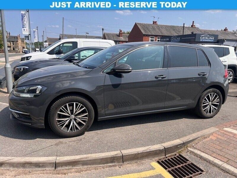 Grey Used 2018 VW Golf VII SE Hatchback | £9,000 (Fair price) - Image 1/4