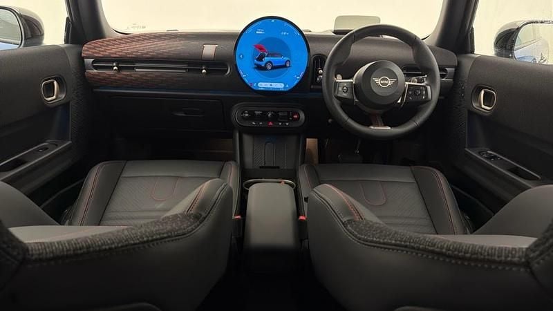 Usado Mini Cooper Hatch 113 kW (154 CV) 2025 Azul Utilitario