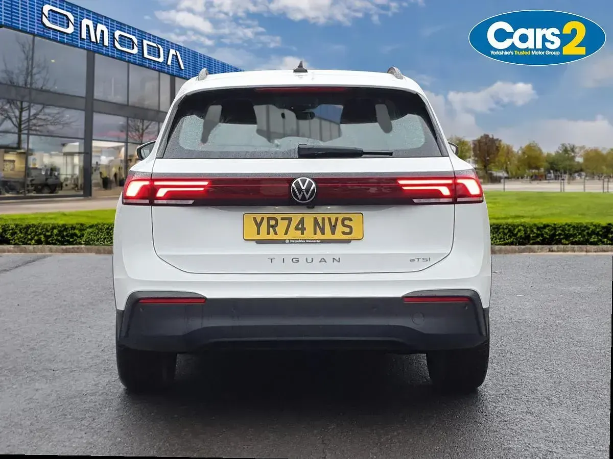 Used VW Tiguan Life 150 HP (110 kW) 2024 White SUV