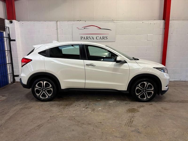 Used Honda HR-V SE 2015 White SUV
