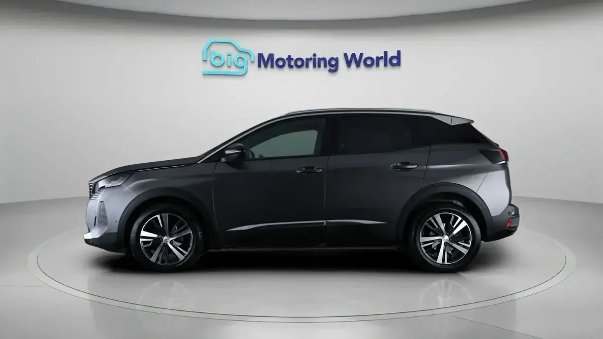 Used Peugeot 3008 Allure+ 131 HP (96 kW) 2023 Grey SUV