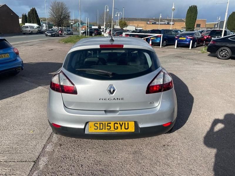 Used Renault Mégane III Dynamique 2015 Silver Hatchback