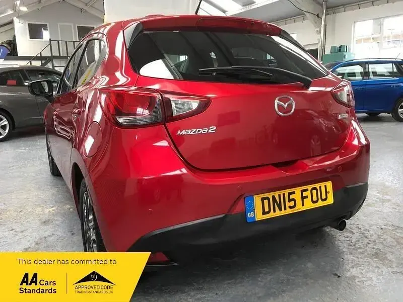 Używany Mazda 2 Inclusive 2015 Czerwony Hatchback